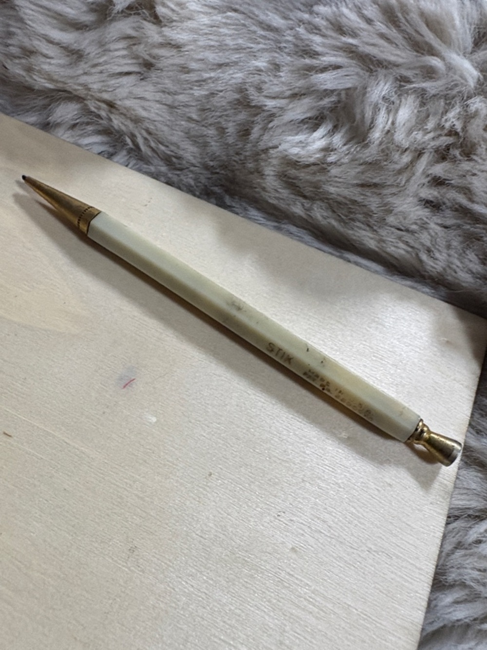 VINTAGE STIK MAGNETIC MECHANICAL PENCIL, CREAM CELLULOID & GOLD TRIM